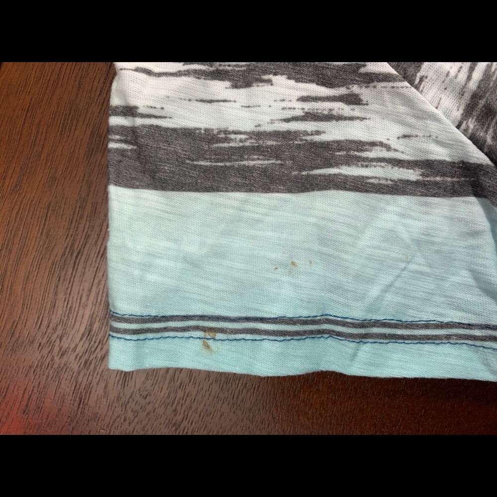 Ocean Current Short Sleeve V-Neck Top - Picture 8 of 9